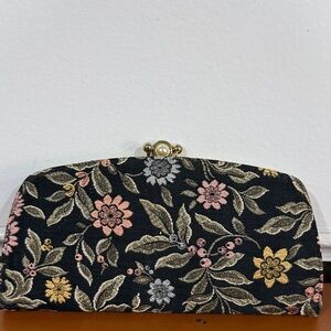 Vintage 1960's BARONET Floral Tapestry Clutch Kiss Lock Sides Open Wallet EUC